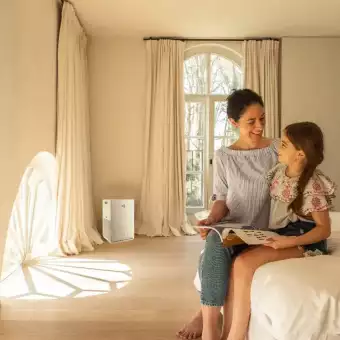 Air purifier for small living and working spaces DAIKIN MC30YV Streamer Mini